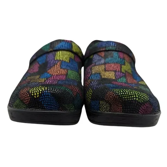 Klogs Puzzle Slipon Shoes Size Women's 8.5 Medium - Picture 2 of 8